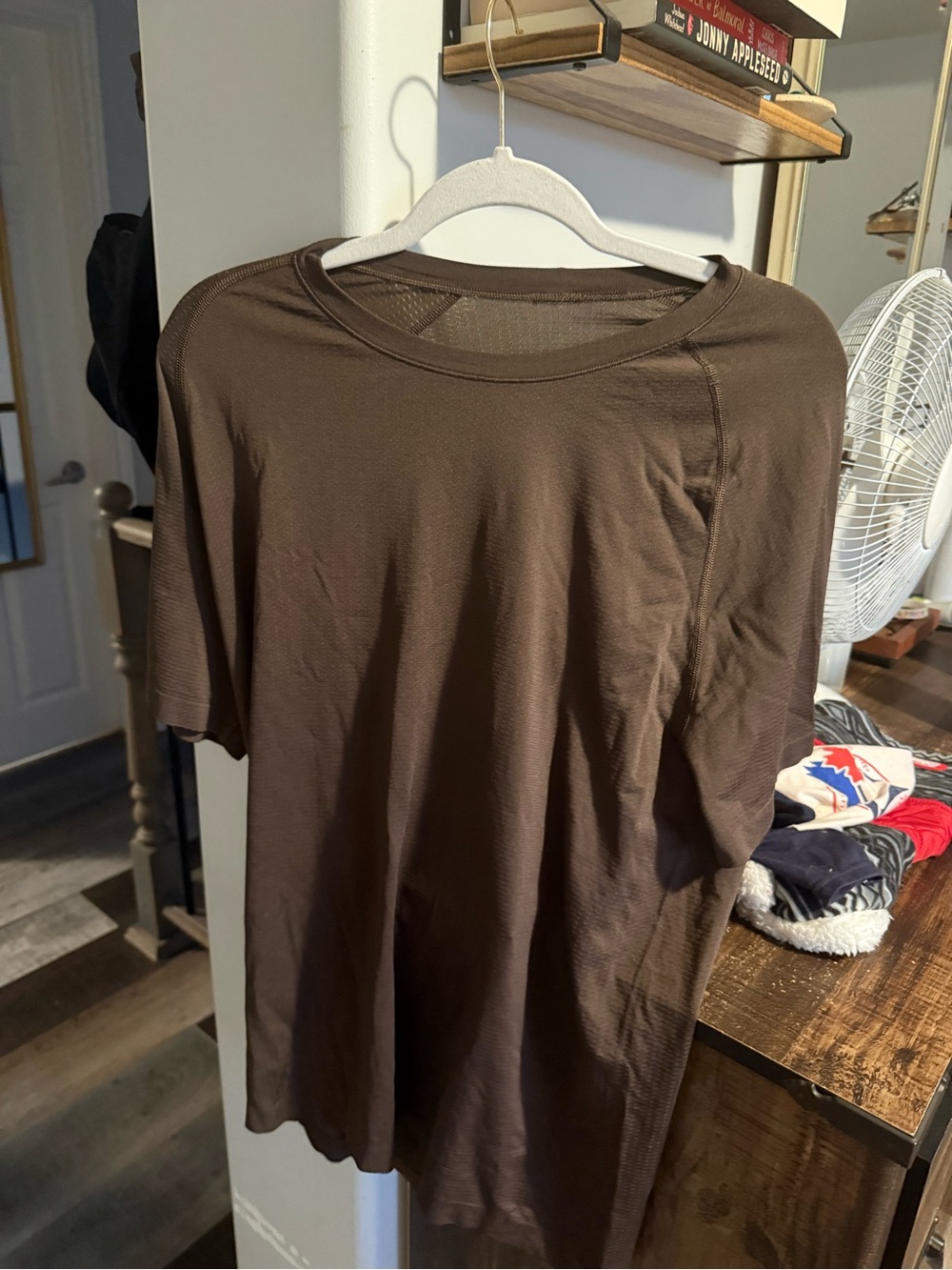 Men's Brown Short-Sleeve Crewneck Shirt LuluLemon